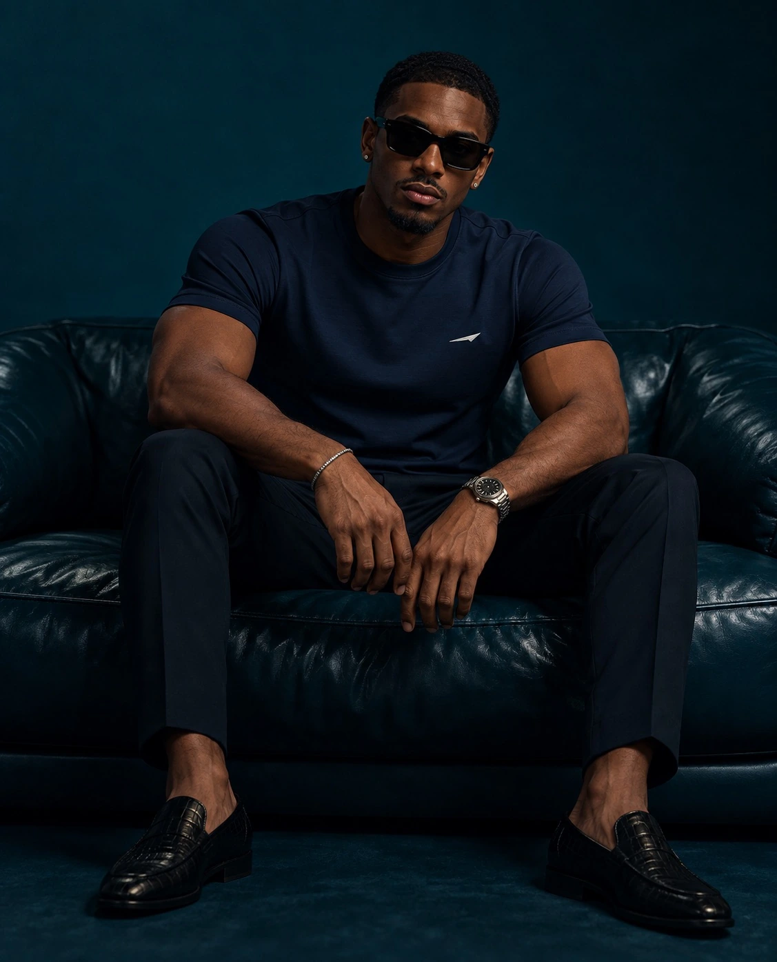 Rovium — Navy Base Tee, worn
